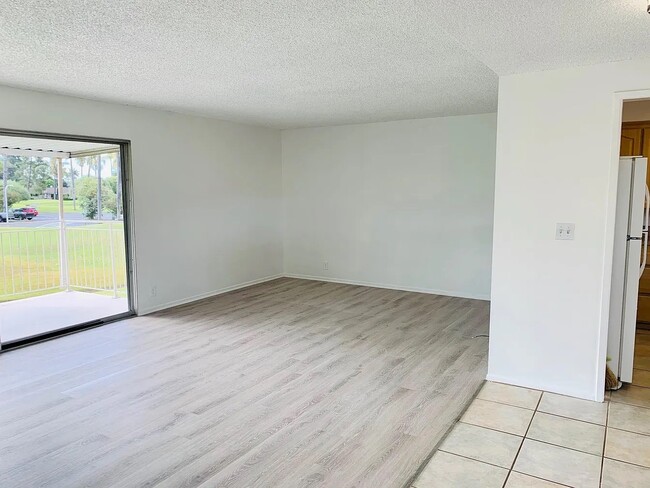 Photo - 267 Moreton Bay Ln Unit 6