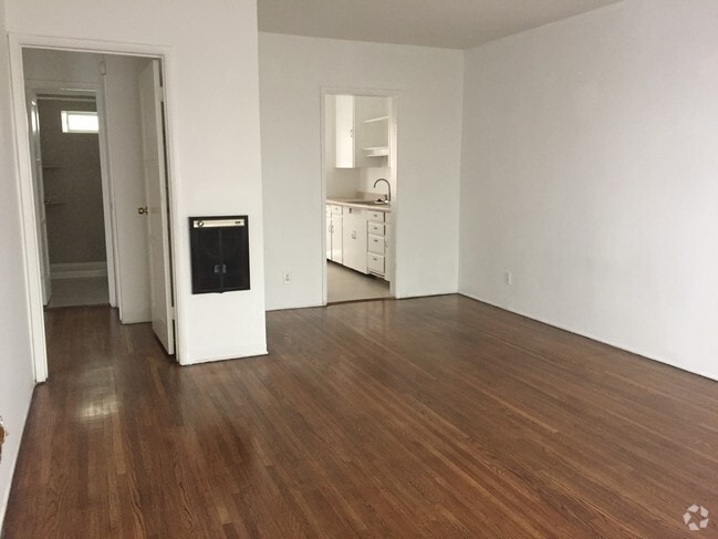 Building Photo - 1431 S Westgate Ave Unit 1/2 Rental