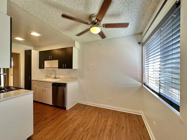 Photo - 1 Bedroom Corner Condo in San Carlos with Parking!