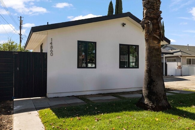 Photo - 14860 Envoy St