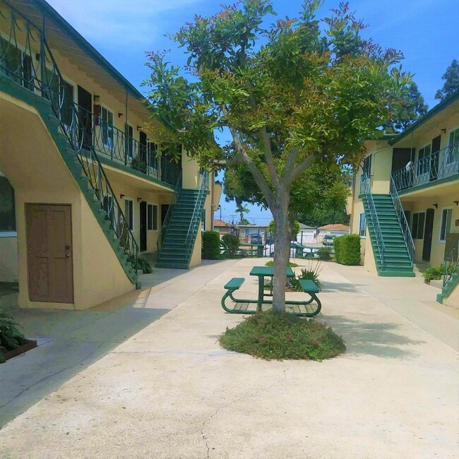 Building Photo - 12036 S Vermont Ave