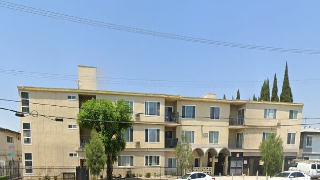 Building Photo - 13535 Victory Blvd Rental