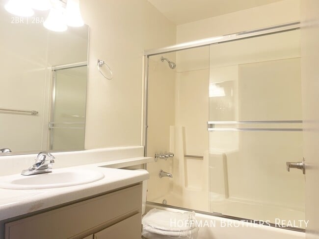 Photo - 3132 Bagley Ave Unit 206