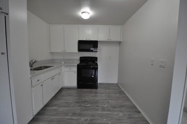 Photo - 13800 Sherman Way Unit 102