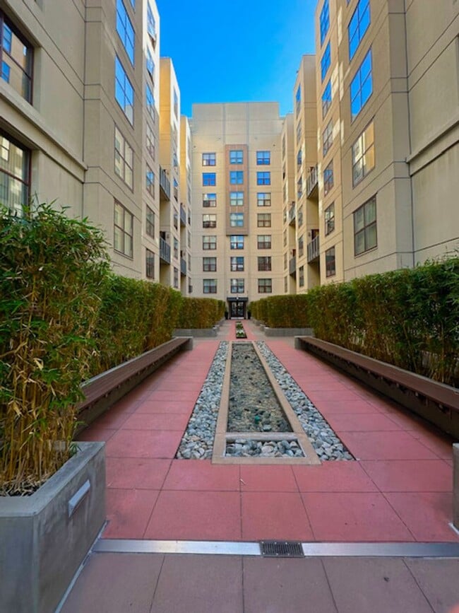 Welcome to this spacious studio in the hea... - Welcome to this spacious studio in the hea... Condo