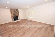 Photo - 1035 Woodgate Ct House
