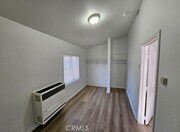 Photo - 729 W 79th