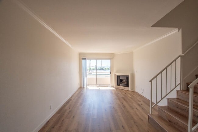 Photo - 6041 Fulton Ave Unit 204