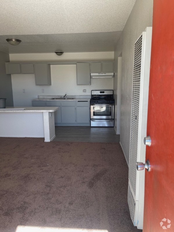 Building Photo - 18355 Montezuma St Rental