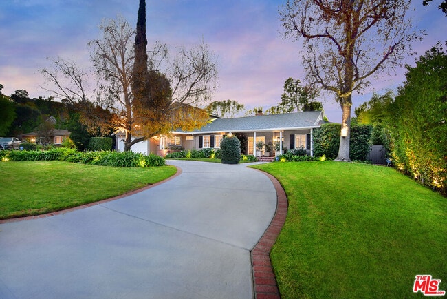 Photo - 4755 Alonzo Ave