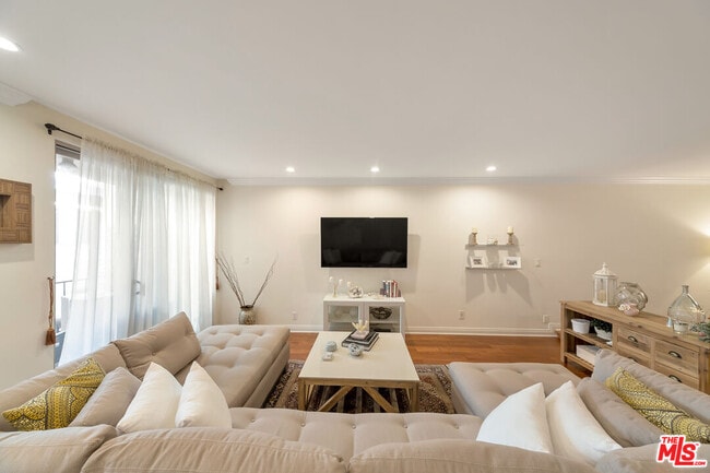 Photo - 1000 S Westgate Ave Unit 317