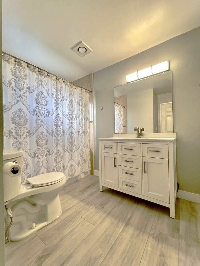 Photo - 4920 W 141st St Unit