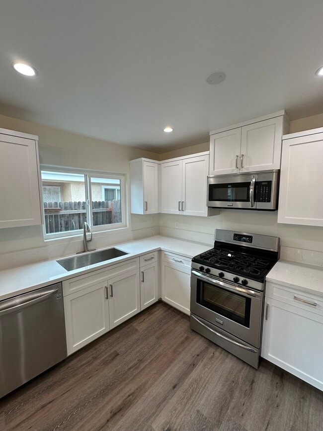 Photo - 3623 W 105th St Apartments Unit #B