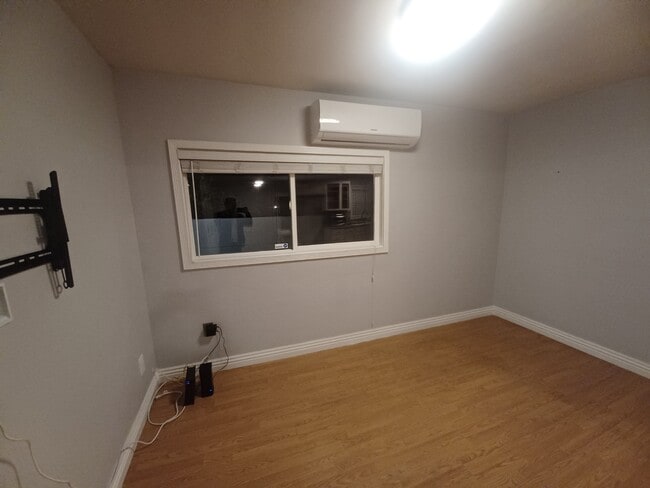 Photo - 213 E Park St Unit B