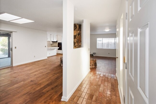 Photo - Available Now! Spacious 3BR, 2BA, 1,76sq.f...