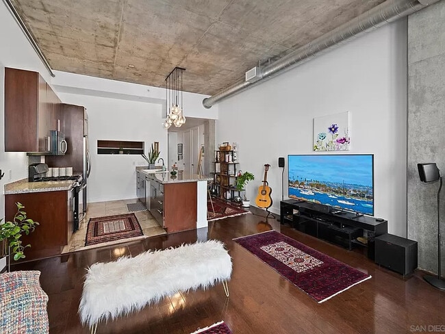 Building Photo - 1025 Island Ave Unit 512