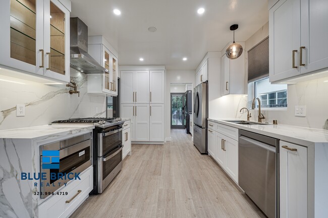 Photo - 5620 1/2 Radford Ave -