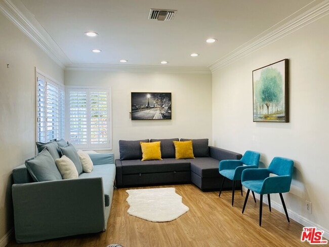 Photo - 3653 Chariette Ave