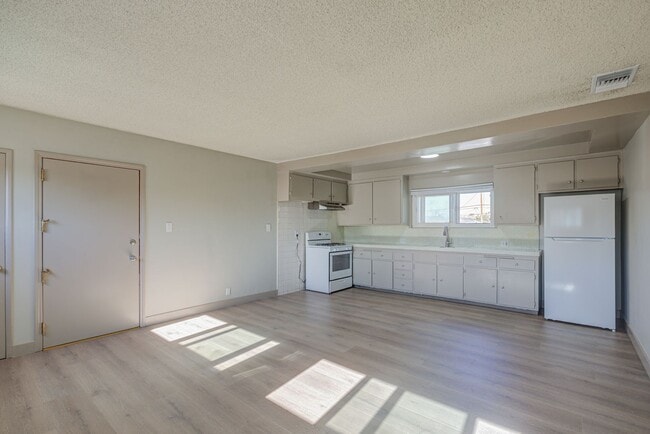 Photo - Spruce Ave Residences Unit 304 1/2