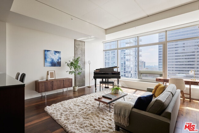 Building Photo - 1155 S Grand Ave Unit 1307