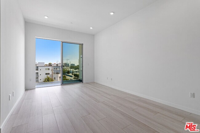Photo - 1650 Sawtelle Blvd Unit 209