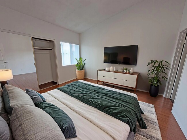 Photo - Piedmont Unit 7