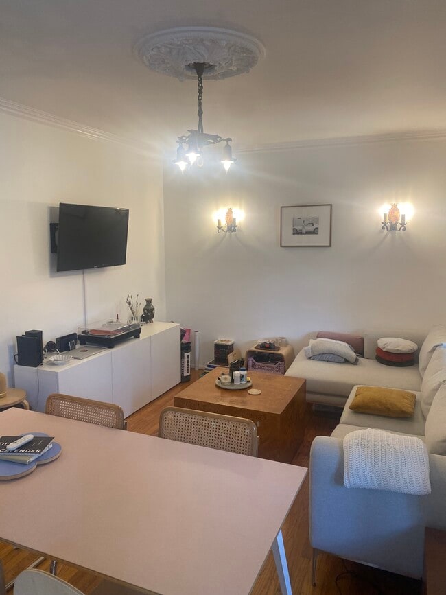 Photo - Georgian House Apartments