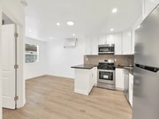 Photo - 18230 Hartland St