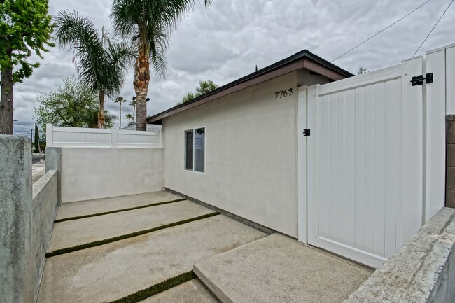 NEWLY BUILT, LUXURIOUS & BRIGHT, 1BR1BA AD... - NEWLY BUILT, LUXURIOUS & BRIGHT, 1BR1BA AD... House