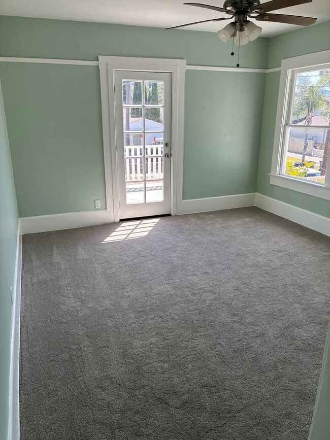 Building Photo - PALM AVENUE 4874-4876 Unit 4876