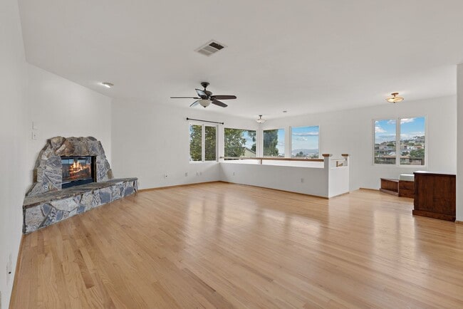 Expansive View of San Diego Bay! Double Ca... - Expansive View of San Diego Bay! Double Ca... House