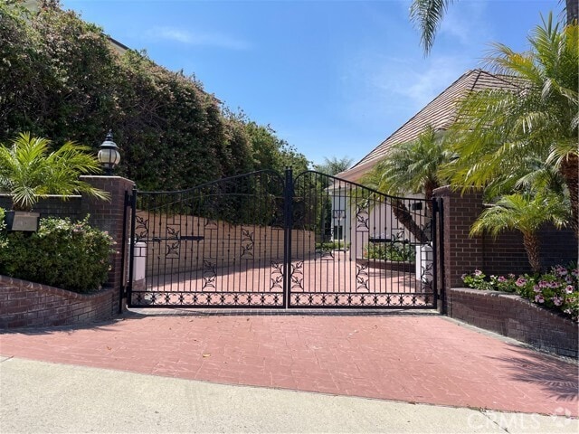 Building Photo - 2836 N Kingsgate Dr Rental