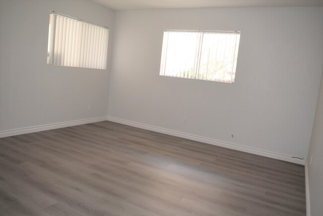 Photo - 16042 Waikiki Ln Unit B