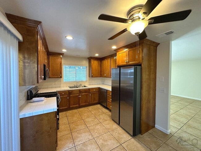 Photo - Homes Management - 4 Bed, 2 Bath House on Cul-de-Sac