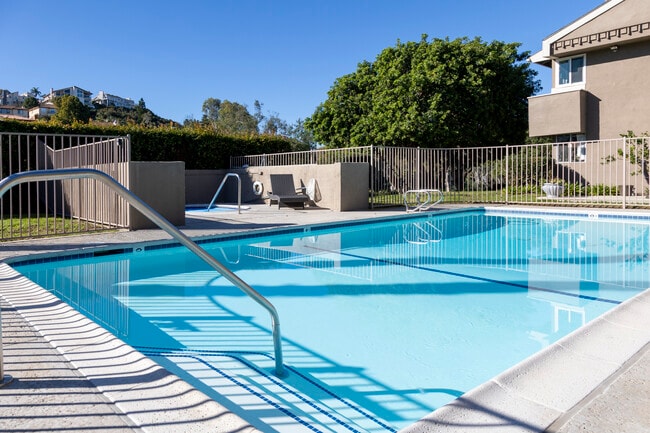 Photo - 2517 Navarra Dr Unit 2E