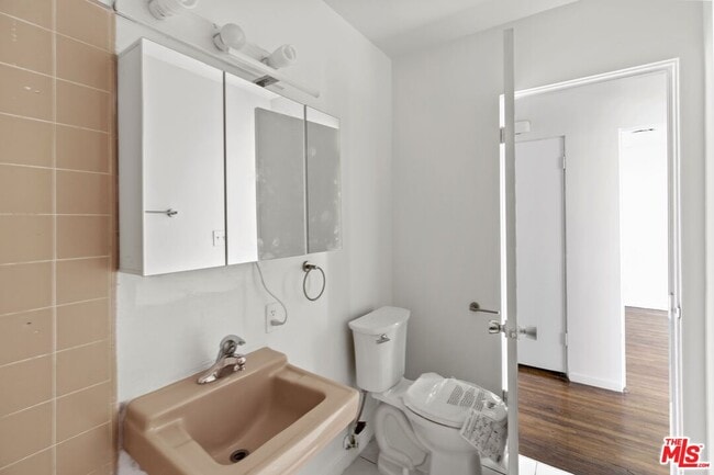 Photo - 1233 Barry Ave Unit 201