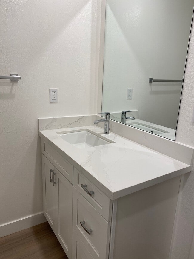 2BR, 2BA - Casa de Flores Apartments