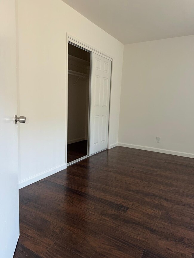 Photo - 5738 Whitsett Ave