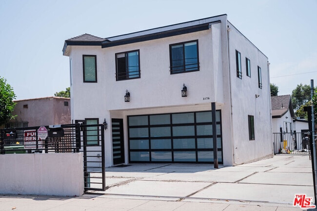 Building Photo - 3176 Casitas Ave Rental