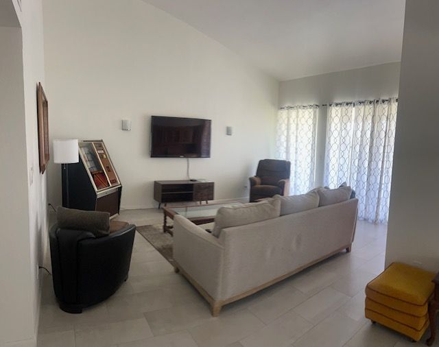 Photo - 8 Padron Way