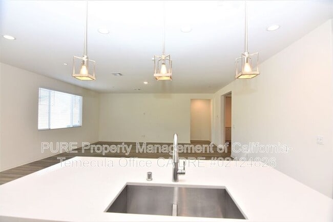 Photo - 32615 Cert St