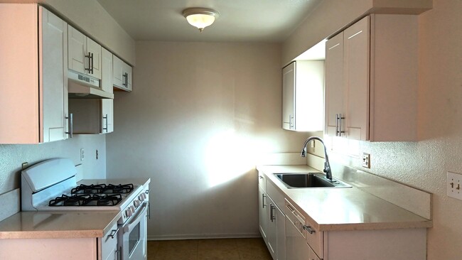 Photo - 836 E Avenue J12 Apartments Unit 4