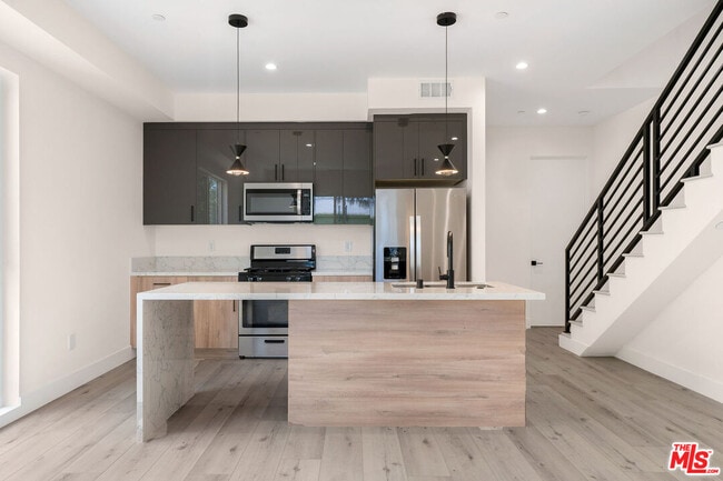 Photo - 15328 Weddington St