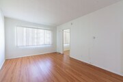 Photo - 667 Levering Ave