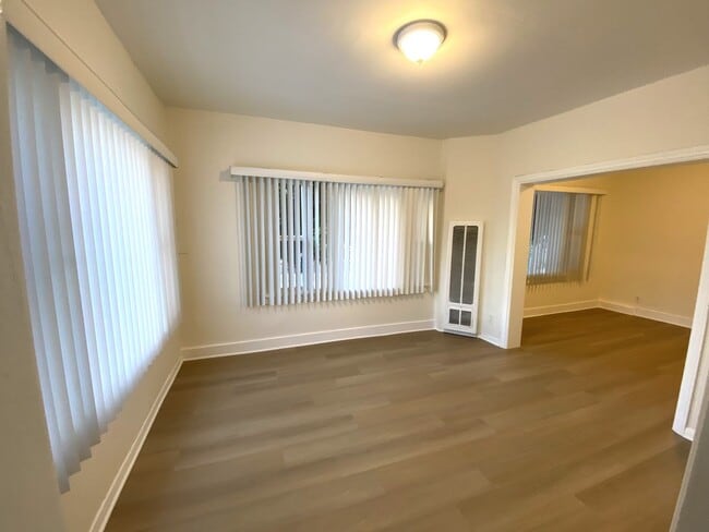 Building Photo - 67 Unit 1