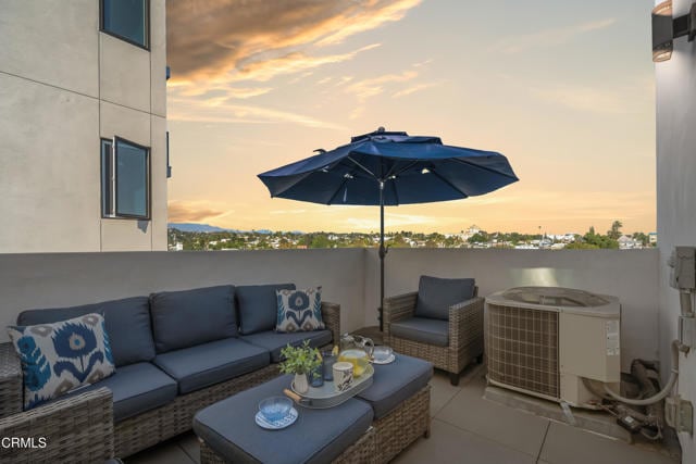 Photo - 3221 W Robinson Ln