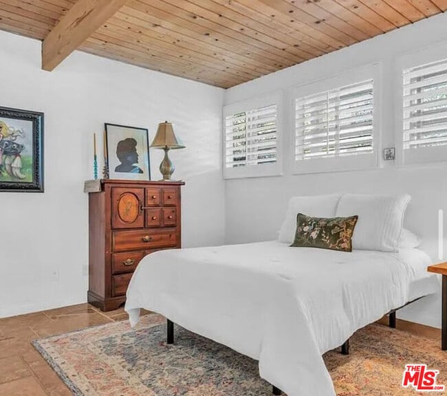 Photo - 817 N Via Monte Vista