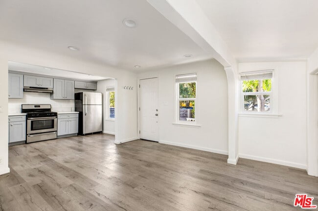 Photo - 1037 Blake Ave
