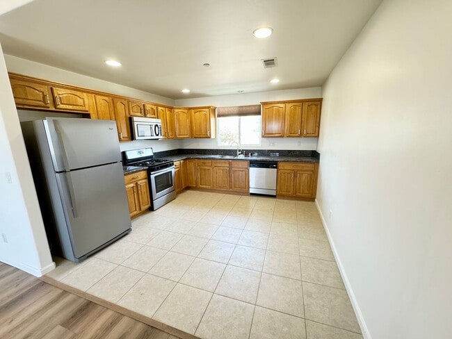Photo - 2721-27 Nye St Unit 2727