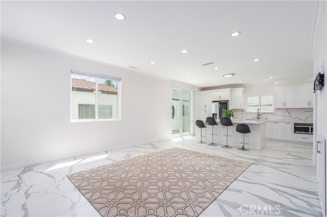 Photo - 8421 Bleriot Ave